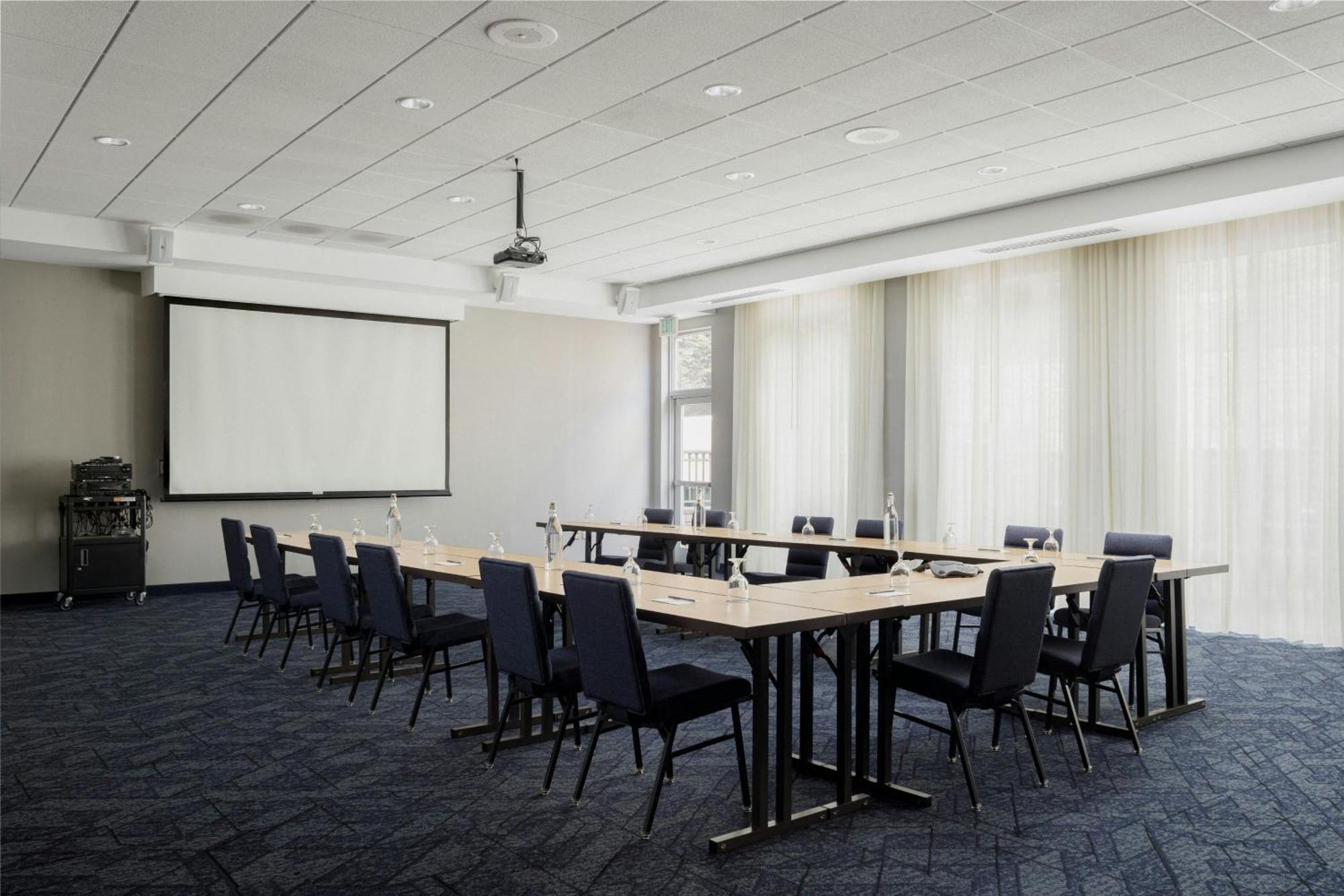 Courtyard By Marriott