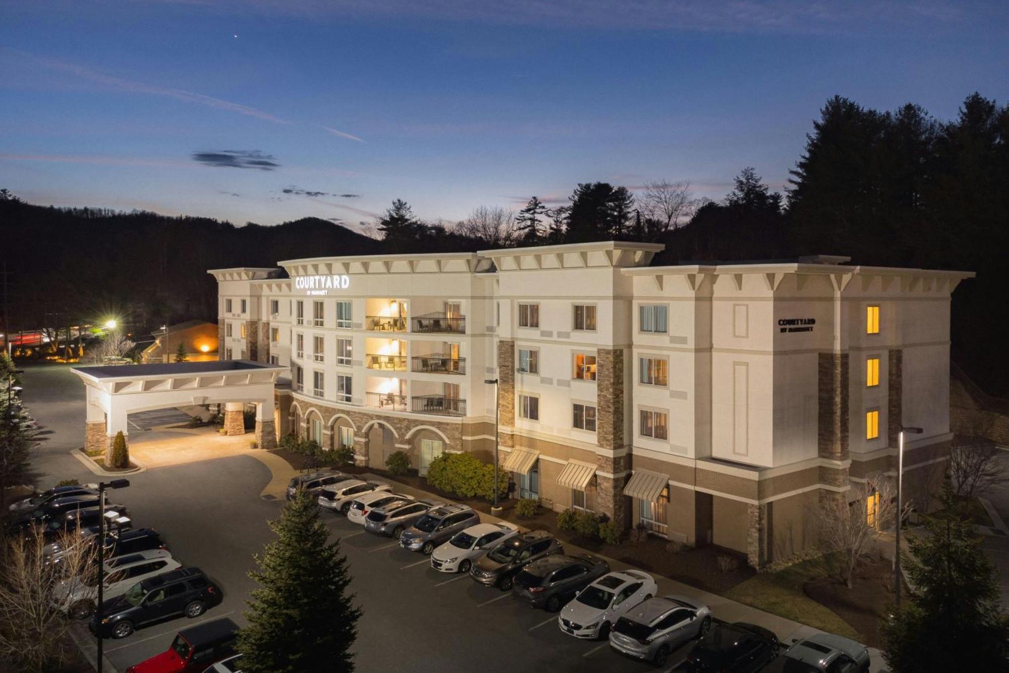 Hotel Courtyard By Marriott 3*