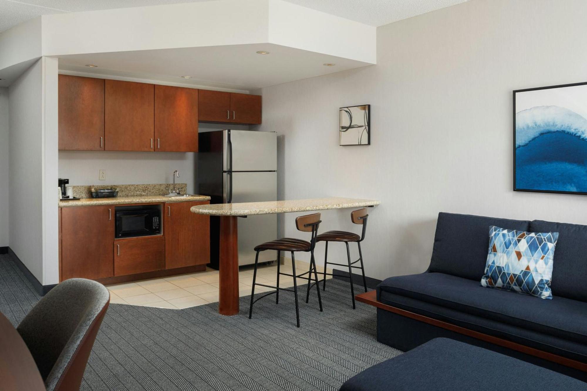 Courtyard By Marriott Boone